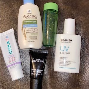 Good size lot of unused samples of skincare